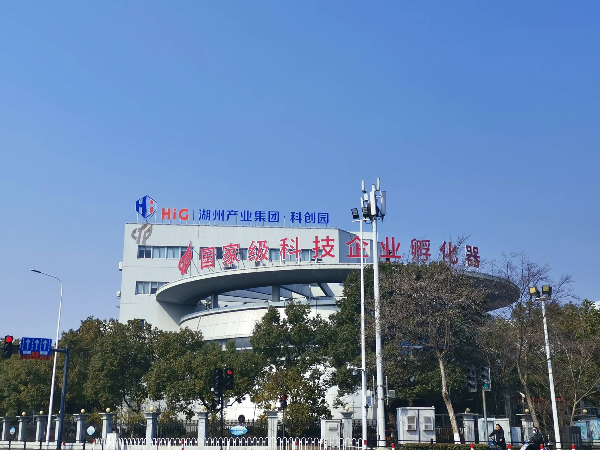 140036159JC4XX.jpg